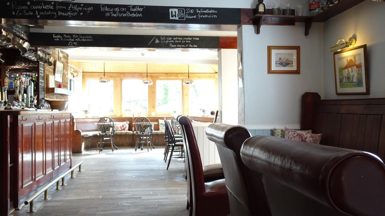 The Furze Bush Inn Ньюбери Экстерьер фото